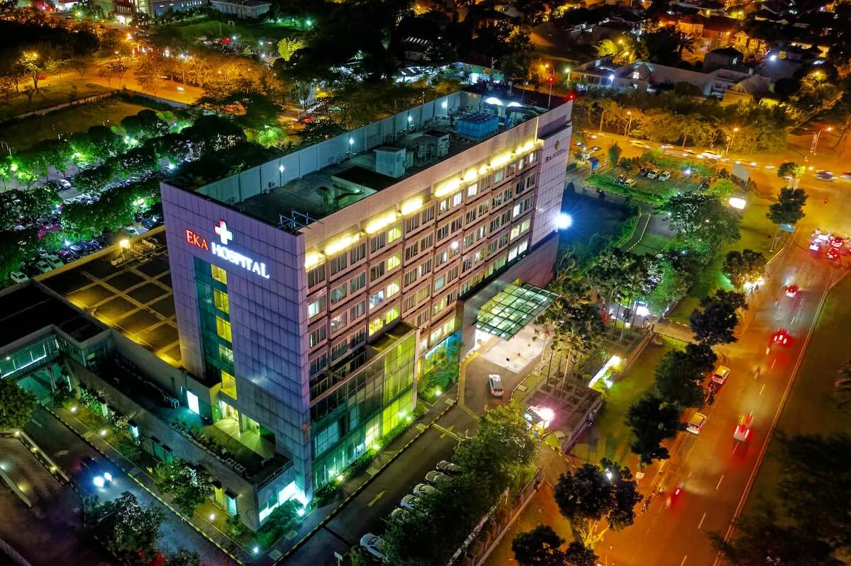 Hospital building picture